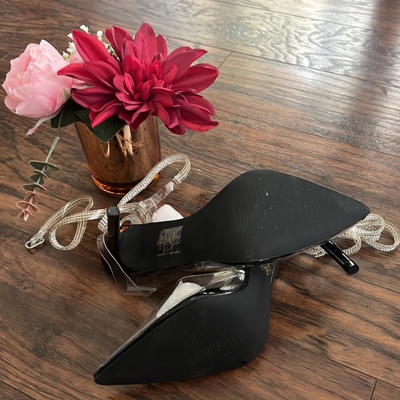 NWT fashion nova sparkle and shine embellished clear pumps black size 8 - Picture 5 of 7